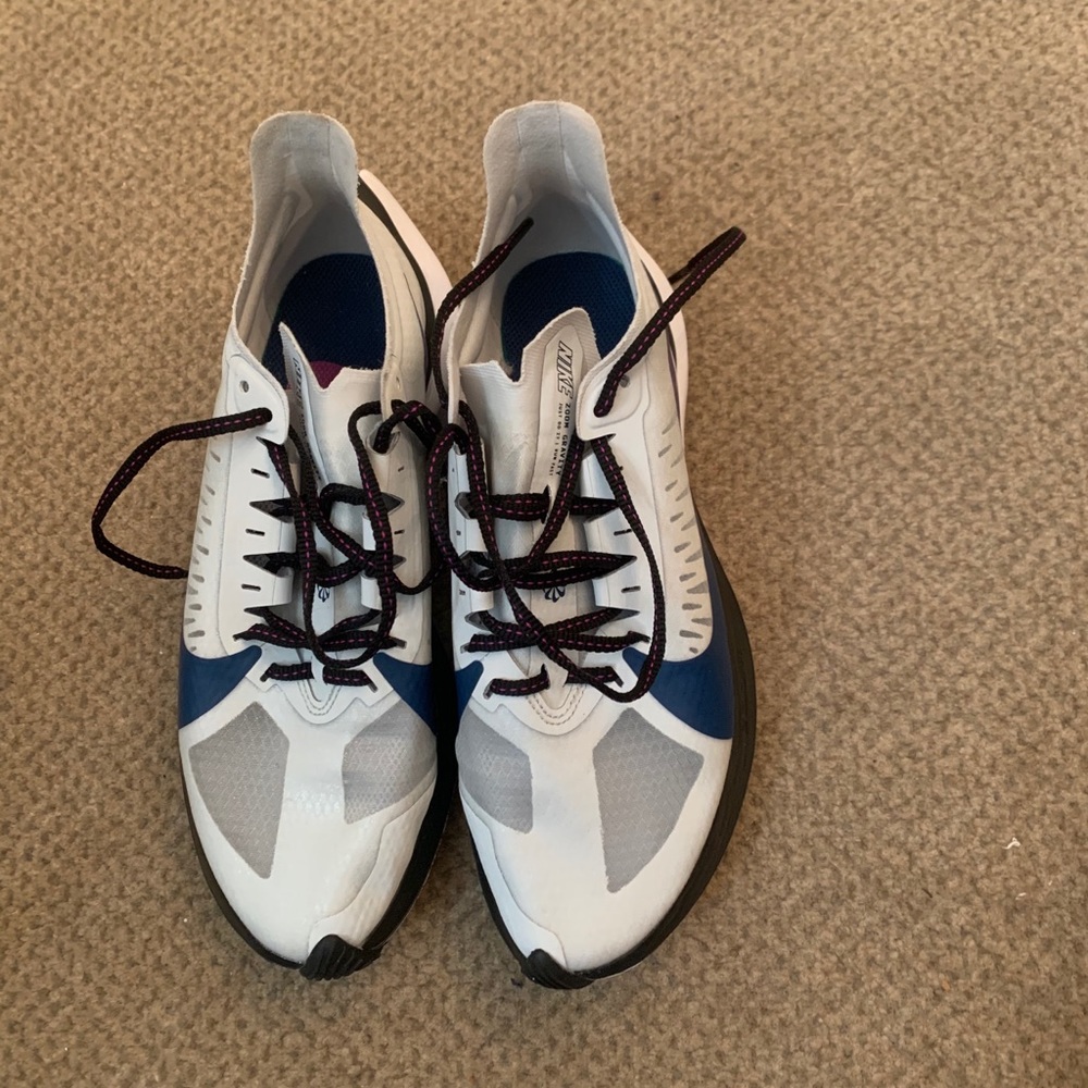 women’s Nike sneakers